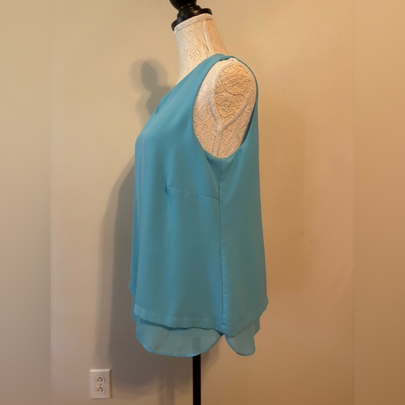 Rose & Olive Blue Sleeveless Top - Picture 2 of 7